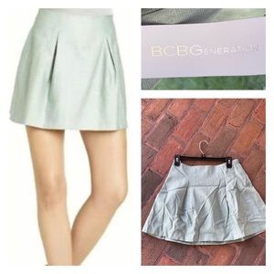 NWT BCBGeneration Metallic Thread Pleated Skirt